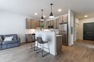 Evergreen Landing Apartments on 8th in Wausau, WI - Foto de edificio - Building Photo