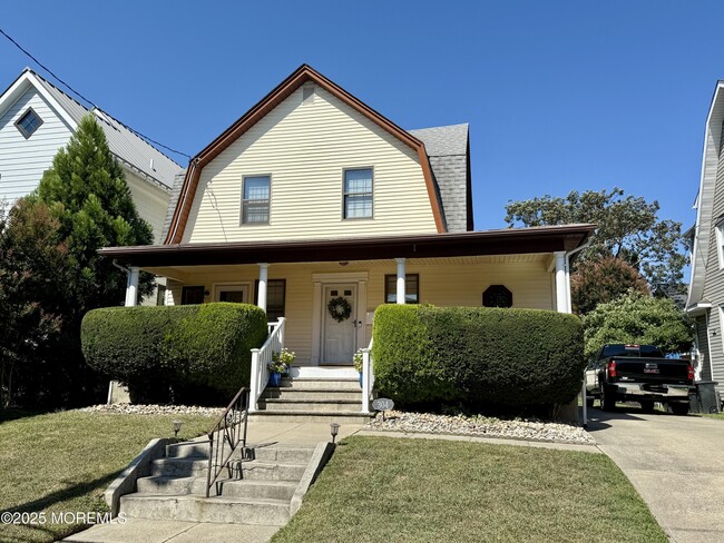 property at 304 Lareine Ave