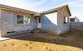 1321 Washington Ave in Bakersfield, CA - Building Photo