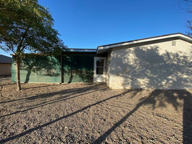 2410 College Dr in Lake Havasu City, AZ - Building Photo - Building Photo