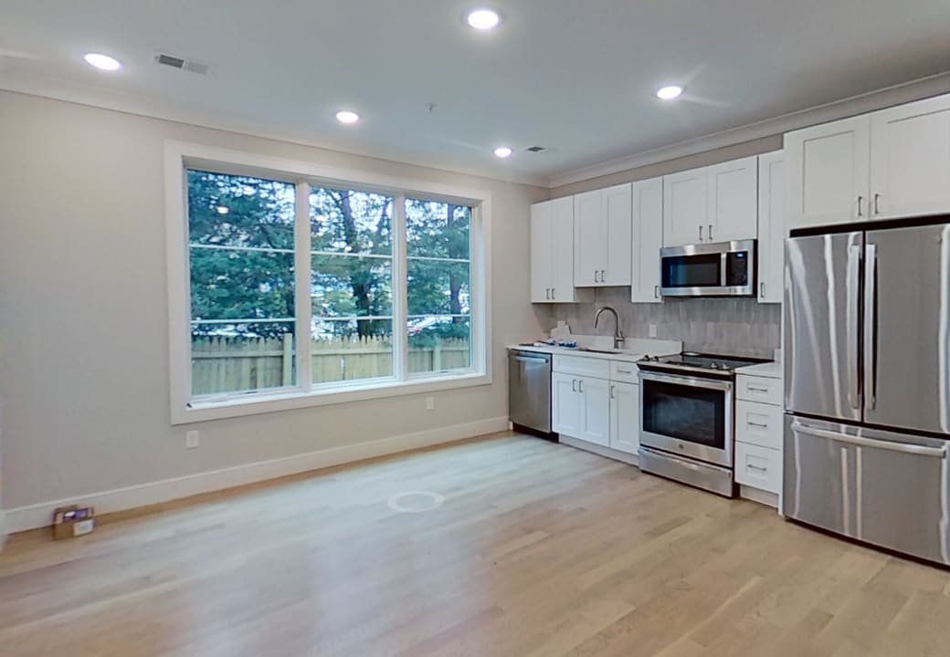 104 Warren St, Unit 1 in Boston, MA - Building Photo