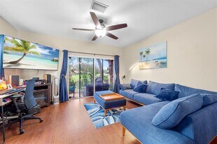 5921 Riverside Ave in Tamarac, FL - Building Photo