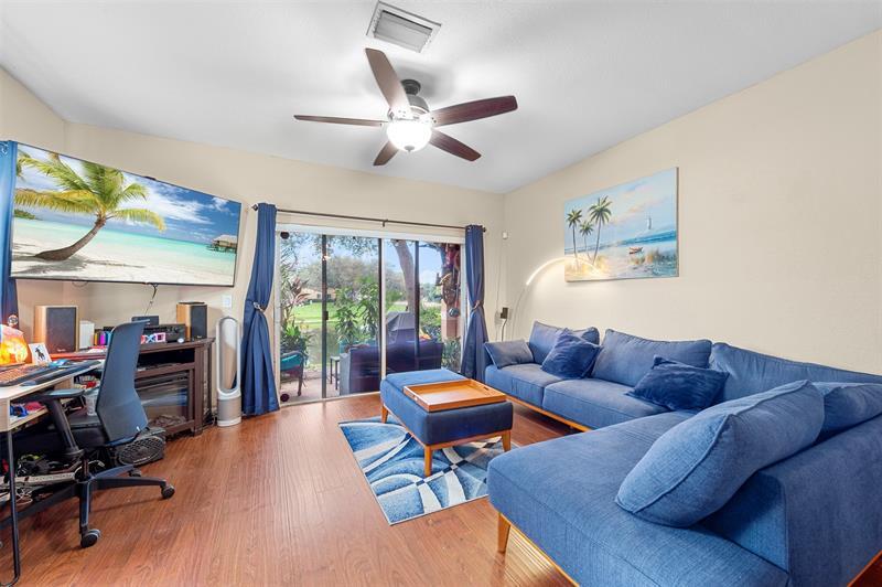 5921 Riverside Ave in Tamarac, FL - Building Photo