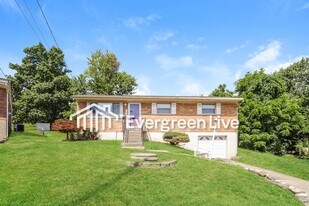 207 Jupiter Dr in Cincinnati, OH - Building Photo