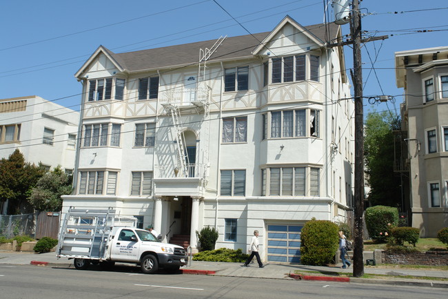 2533 Durant Ave in Berkeley, CA - Foto de edificio - Building Photo