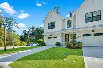 50 Pink Sand Ln in Hilton Head Island, SC - Building Photo - Building Photo