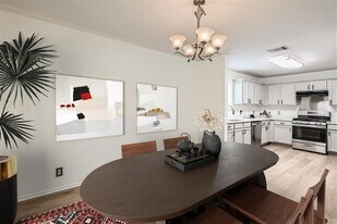 6937 Sabrina Dr in Austin, TX - Building Photo