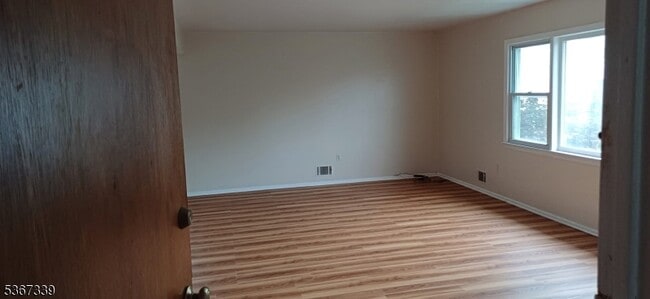 39 Young Ave in Hillside, NJ - Building Photo - Building Photo
