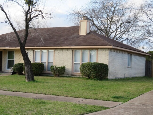 property at 16310 Meadowbrook Farm Rd