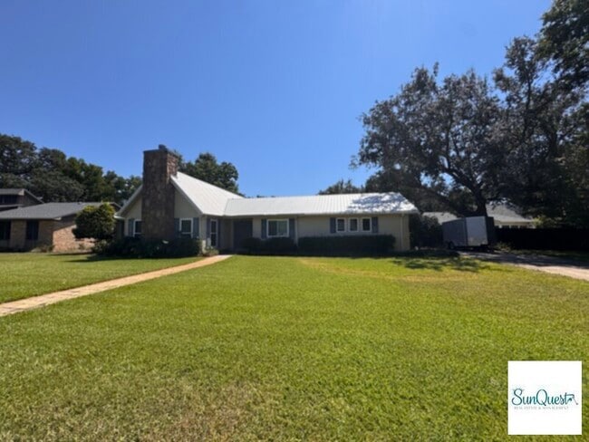 1012 Great Oaks Dr