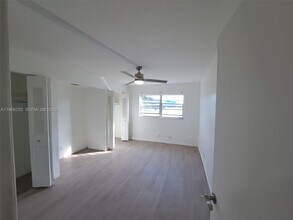 5100 SW 90th Ave in Cooper City, FL - Foto de edificio - Building Photo