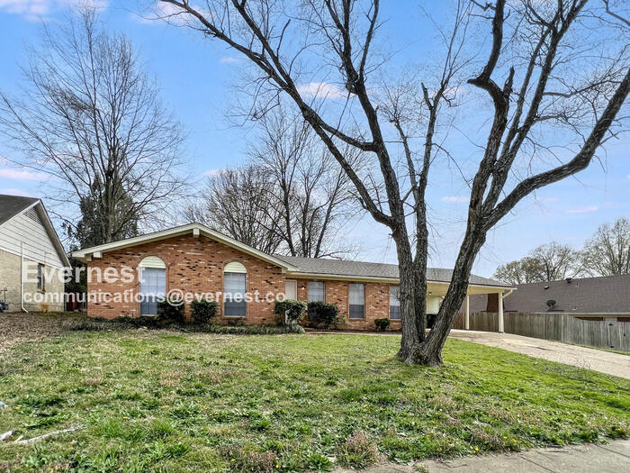5697 Tulip Tree Dr in Memphis, TN - Building Photo