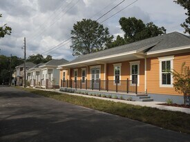 830 NW 7th Pl in Gainesville, FL - Building Photo