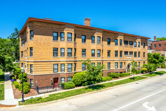 1503 Pleasant St in Des Moines, IA - Foto de edificio - Building Photo