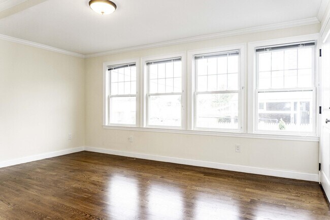 11 Roberts St, Unit 2