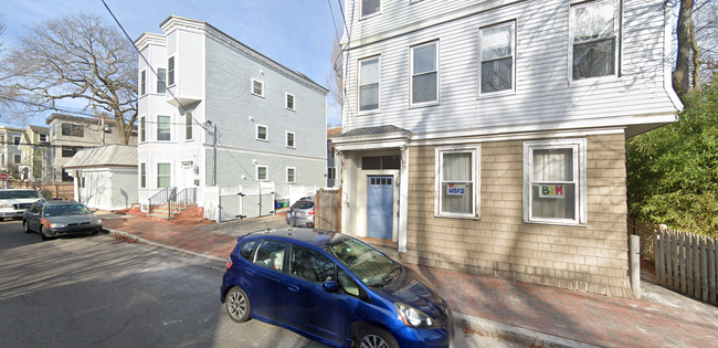 2 Belvidere Pl, Unit 1 in Cambridge, MA - Foto de edificio - Building Photo