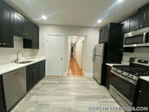 71 Saxton St in Boston, MA - Building Photo - Building Photo