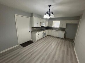 1735 14th St in Plano, TX - Building Photo - Building Photo