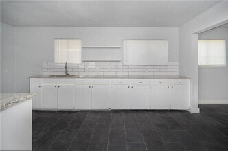 4013 Kingston Dr in Corpus Christi, TX - Building Photo - Building Photo