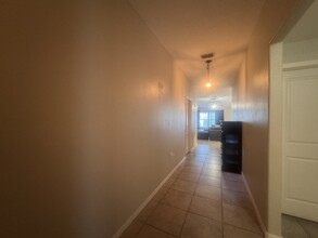 10164 Carloway Hills Dr in Wimauma, FL - Building Photo - Building Photo