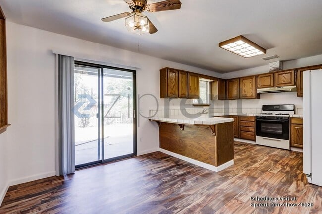 property at 168 W Adams St