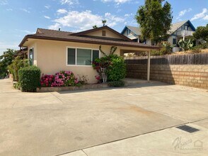 842 W 7th Ave in Escondido, CA - Building Photo - Building Photo