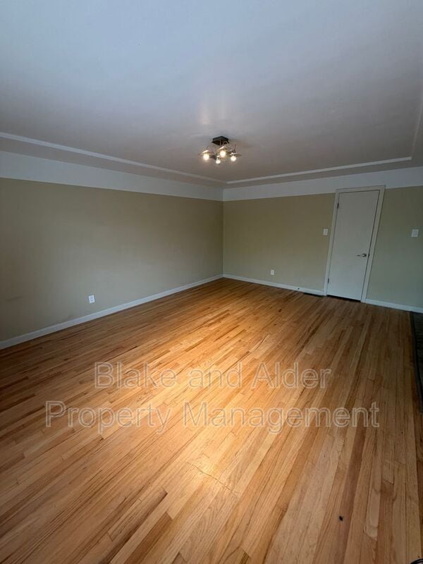 5226 SE Clinton St in Portland, OR - Building Photo - Building Photo