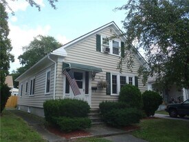 36 Monument St in Cranston, RI - Building Photo