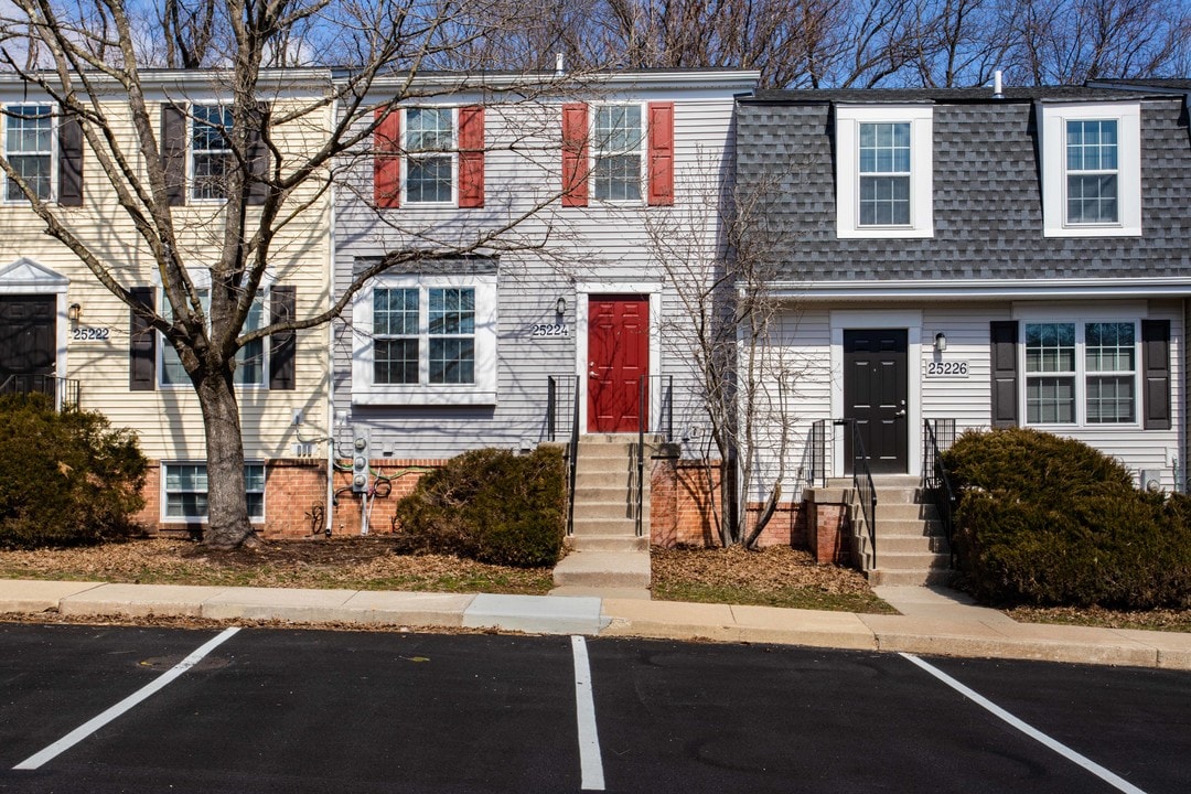 Greenhills Townhomes & Apartments in Damascus, MD - Building Photo