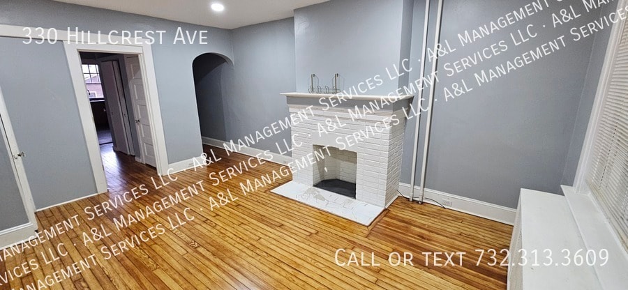 330 Hillcrest Ave in Trenton, NJ - Building Photo