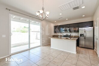 2822 N Fair Oaks Ave in Tucson, AZ - Foto de edificio - Building Photo