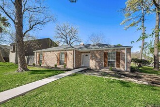 13902 Wickersham Ln in Houston, TX - Building Photo - Building Photo