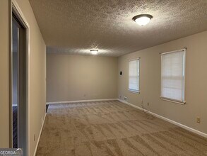 215 Fayetteville Rd in Fairburn, GA - Building Photo - Building Photo
