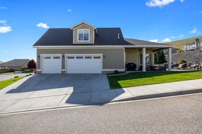 2109 W 50th Ave in Kennewick, WA - Building Photo - Building Photo