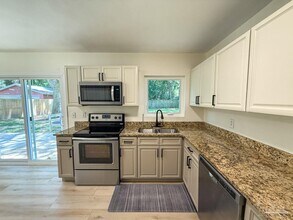 1501 Croquet Dr in Ensley, FL - Building Photo - Building Photo