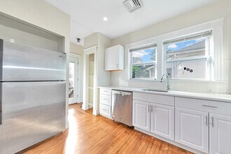 301 Alewife Brook Pky in Somerville, MA - Foto de edificio - Building Photo