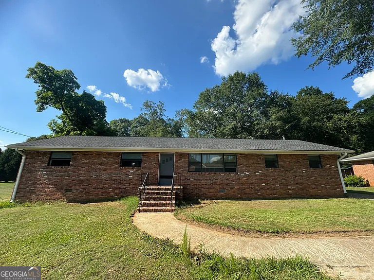 14 Georgia Ave in Hampton, GA - Foto de edificio