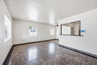 9427 N 1st Ave in Phoenix, AZ - Building Photo - Building Photo