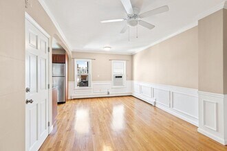 260 Everett St, Unit 2R in Boston, MA - Building Photo - Building Photo