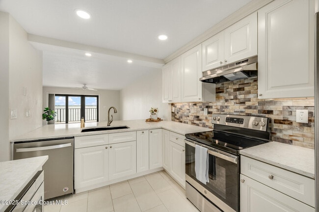 3220 River Villa Way in Melbourne Beach, FL - Building Photo - Building Photo