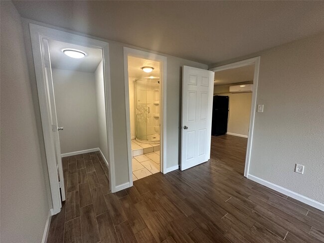 605 E Hunnicutt St in Baytown, TX - Building Photo - Building Photo