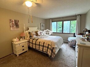 205 Barry Ave in Wayzata, MN - Building Photo - Building Photo