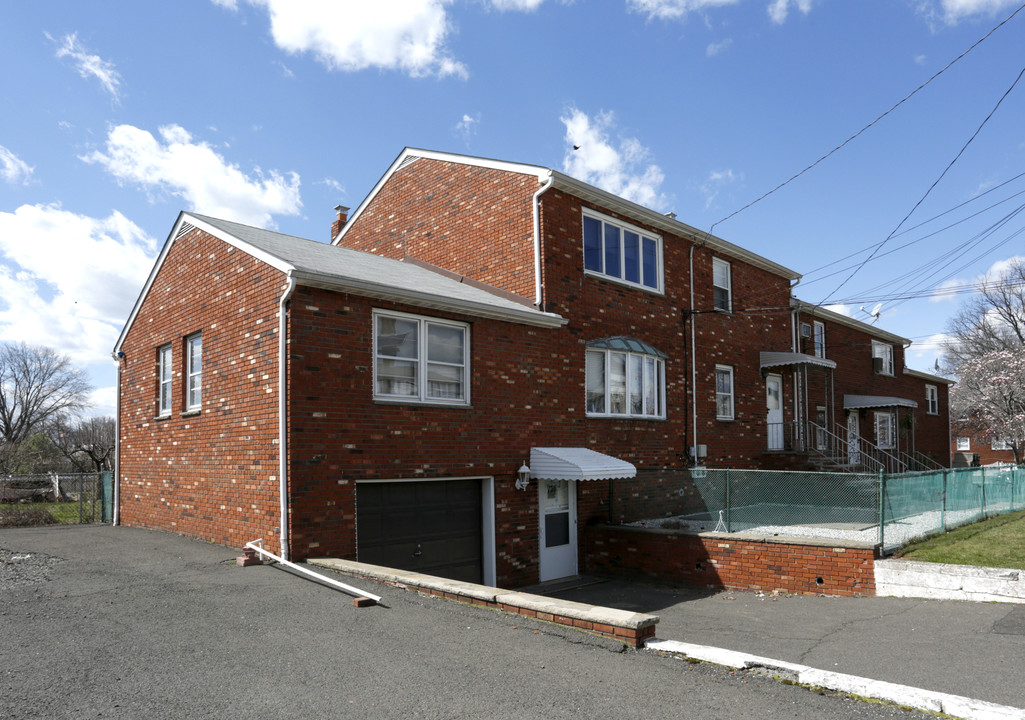 1000 Allen St in Linden, NJ - Building Photo