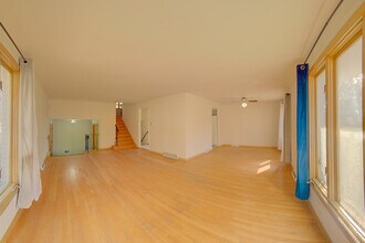 10001 S Komensky Ave in Oak Lawn, IL - Building Photo - Building Photo