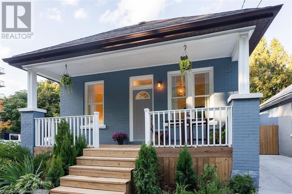 493 Charlton Ave E in Hamilton, ON - Building Photo