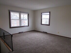 930 Pius Ln, Unit 932 in Bettendorf, IA - Foto de edificio - Building Photo