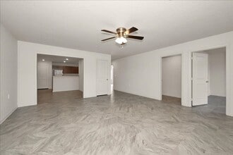 2/2 Apartment - Killen, AL in Killen, AL - Foto de edificio - Interior Photo