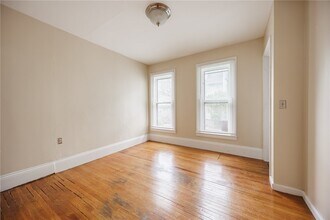 18 Vick Park B in Rochester, NY - Building Photo - Building Photo