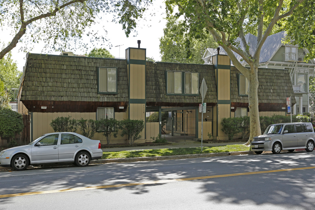 2306-2310 Capitol Ave in Sacramento, CA - Building Photo