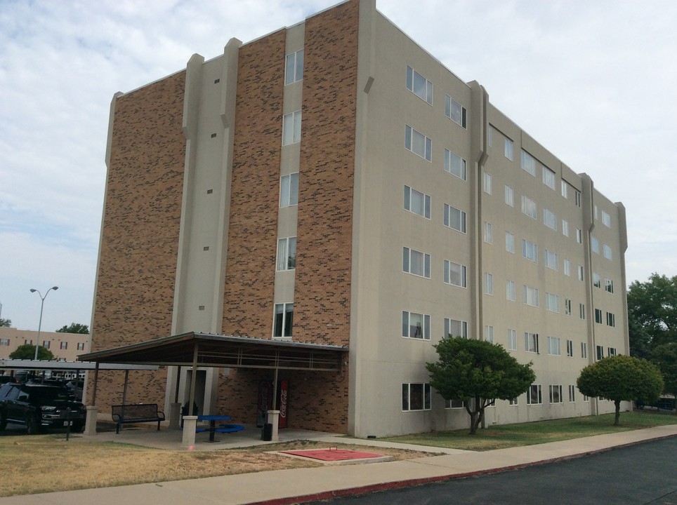 Canterbury North in Big Spring, TX - Foto de edificio